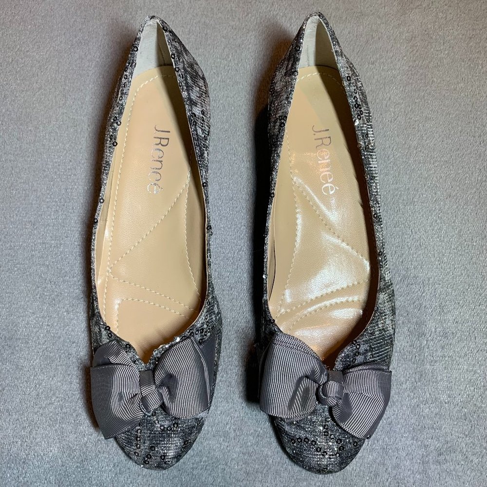 J. Renee Women's Cameo Pump Size 6 in Pewter Fabric - New Without Tag